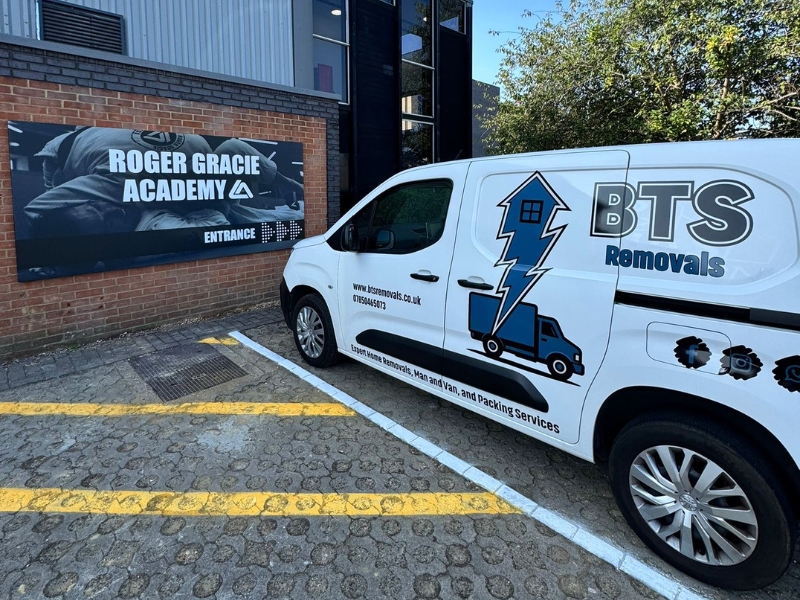 man and van bracknell delivering business materials to rga marlow